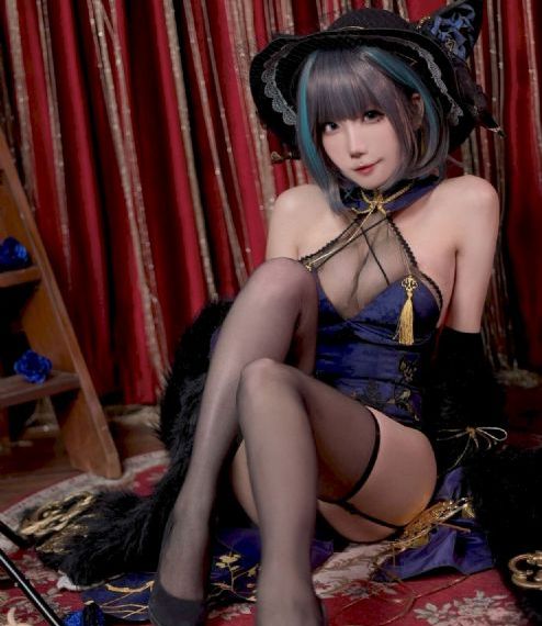 两女一指