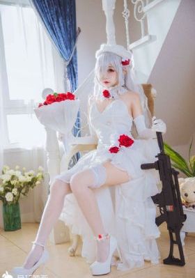 一部皇上吃宫女奶三级