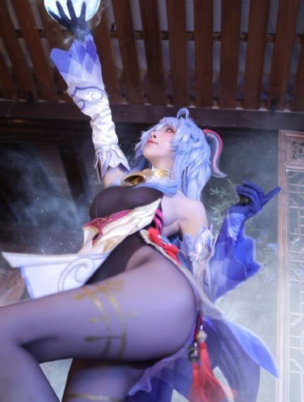 白丝美女被艹
