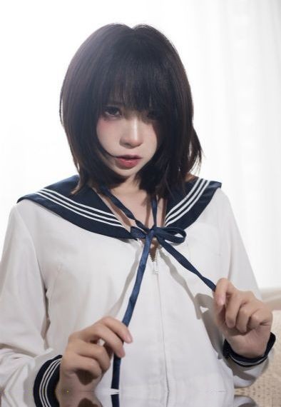 我脱了老师内衣摸她胸的视频软件