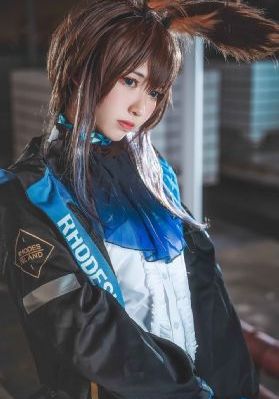 美女被男人扒开腿猛电视